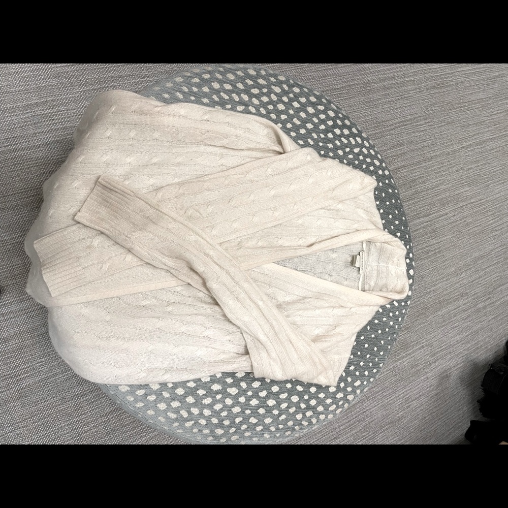 Open cashmere sweater